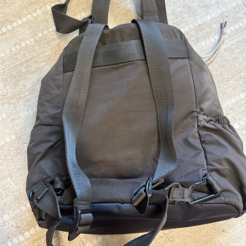 Vuori Drawstring Backpack/ Shoulder Bag - image 5